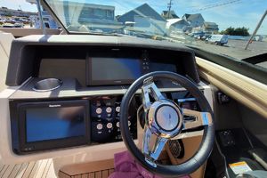 Photo 2252678 for 2018 Sea Ray SLX 350 KNOTTY GIRL 