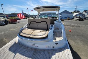 Photo 2252664 for 2018 Sea Ray SLX 350 KNOTTY GIRL 