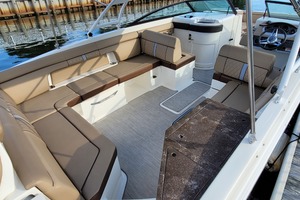 Photo 2257136 for 2016 Sea Ray 290 Sundeck  