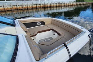 Photo 2257134 for 2016 Sea Ray 290 Sundeck  