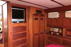 Photo 2251541 for 2005 Sabreline 47 Motor Yacht August 15th 