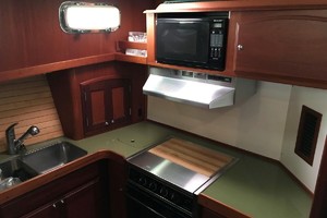 Photo 2251532 for 2005 Sabreline 47 Motor Yacht August 15th 