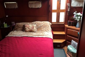 Photo 2251527 for 2005 Sabreline 47 Motor Yacht August 15th 