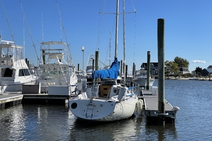 FASCINATION 29ft Beneteau Yacht For Sale