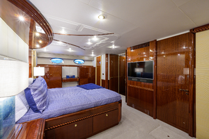 Lazzara 94 SUZANNE - Master Stateroom