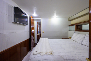 Lazzara 94 SUZANNE - Port Guest Stateroom