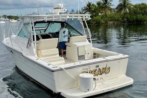 Tiara Yachts 33 - Dreams - Exterior Profile