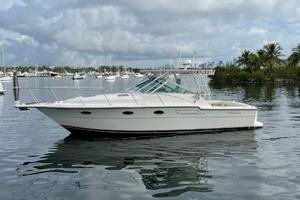 Tiara Yachts 33 - Dreams - Exterior Profile