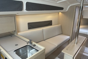 DEMO SPECIAL  30ft Beneteau Yacht For Sale