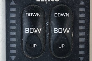Photo 2499821 for 2011 Boston Whaler 220 Outrage  