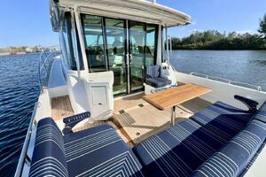 Photo 4914981 for 2027 Sabre 43 Salon Express  