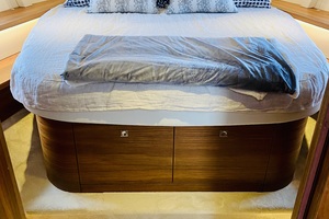 Van der Heijden 43 - Freedomlift 1 - Master Stateroom