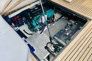 Van der Heijden 43 - Freedomlift 1 - Engine Room