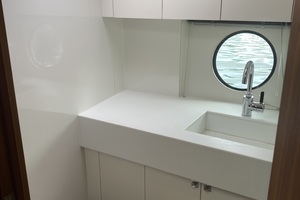 Van der Heijden 43 - Freedomlift 1 - Master Head