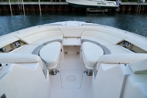 37 Grady-White - Forward Seating