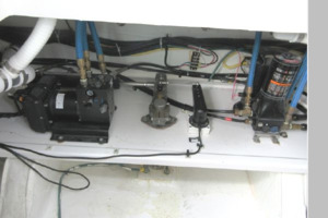 BELLA FAMIGLIA 32ft Back Cove Yacht For Sale