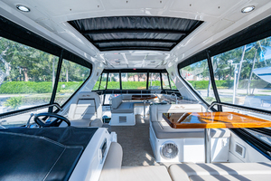 Sea Ray 51 - Worth the Wake II - Flybridge Helm