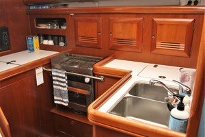 Photo 3149166 for 2002 Beneteau   