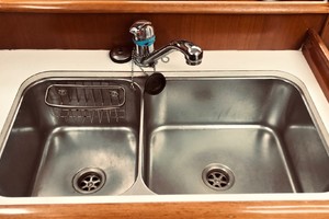 Photo 3149195 for 2002 Beneteau   