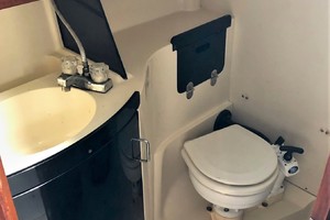 Photo 3149155 for 2002 Beneteau   