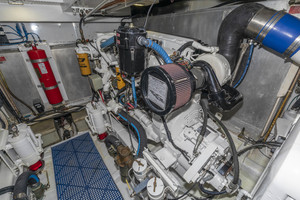 Queenship 64 - Bonkers - Engine Room