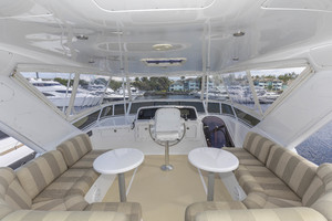 Queenship 64 - Bonkers - Bridge Seating