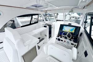 Photo 4958911 for 2025 Southport 33 DC  