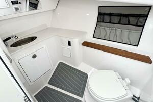 Photo 4958902 for 2025 Southport 33 DC  