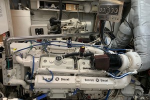 Broward 102 - Andiamo - Engine Room