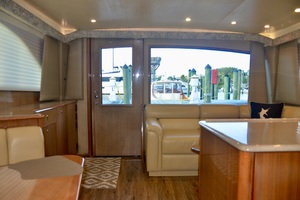 Viking 48 -Fins Up-salon