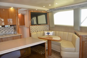 Viking 48 -Fins Up-salon