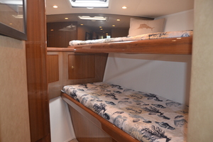 Viking 48 -Fins Up-guest stateroom