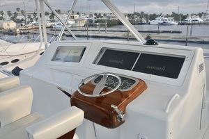 Viking 48 - Fins Up- helm
