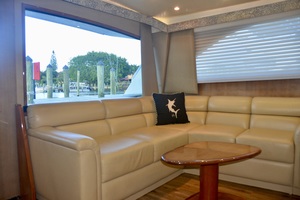 Viking 48 -Fins Up-salon