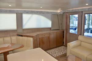 Viking 48 -Fins Up-salon