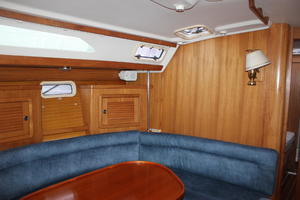 Dealership Sales 42ft Catalina Yacht For Sale