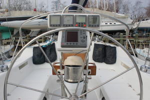 Dealership Sales 42ft Catalina Yacht For Sale
