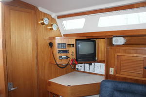 Dealership Sales 42ft Catalina Yacht For Sale