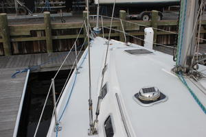 Dealership Sales 42ft Catalina Yacht For Sale