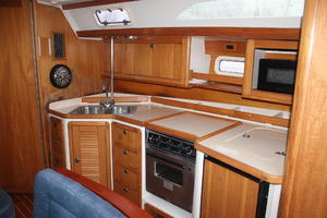 Dealership Sales 42ft Catalina Yacht For Sale