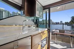 2018 Tiara Yachts 39 Coupe thumbnail 20
