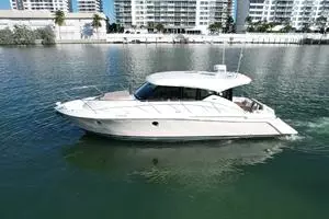 2018 Tiara Yachts 39 Coupe thumbnail 1