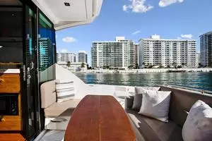 2018 Tiara Yachts 39 Coupe thumbnail 15
