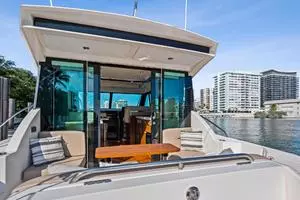 2018 Tiara Yachts 39 Coupe thumbnail 13