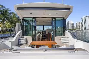 2018 Tiara Yachts 39 Coupe thumbnail 14