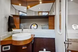 2018 Tiara Yachts 39 Coupe thumbnail 31