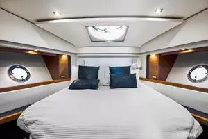 2018 Tiara Yachts 39 Coupe thumbnail 28