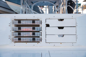 SeaVee 39 - Sobre Las Olas - Tackle Storage