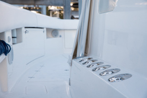 SeaVee 39 - Sobre Las Olas - Rod Holders