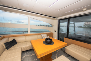 Pershing 82 Milagros - Dinette